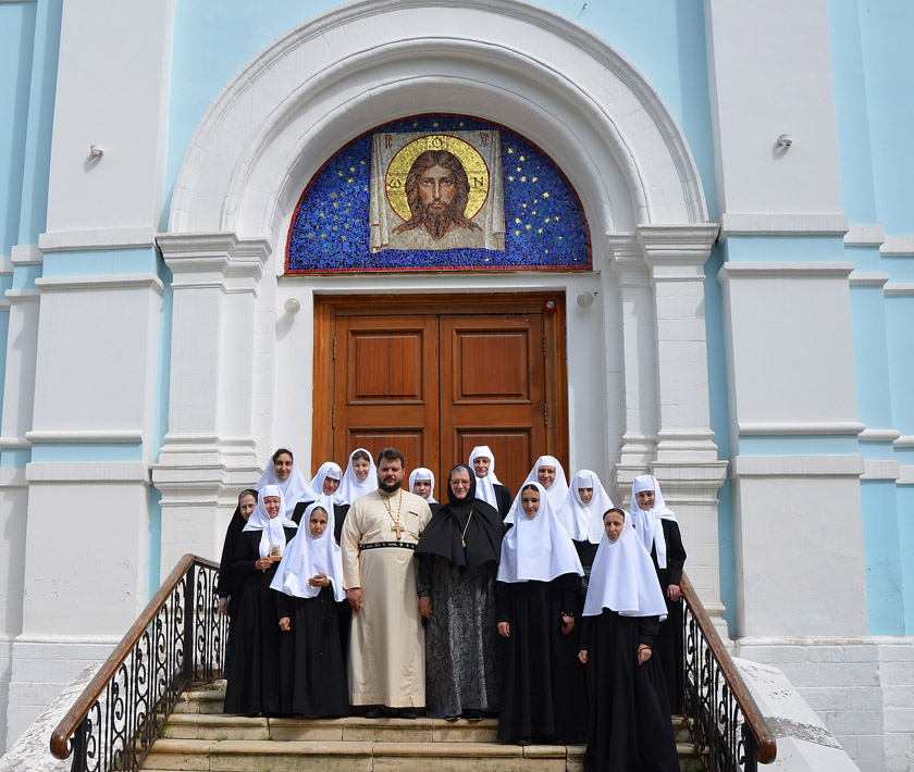 Женский монастырь в серпухове фото